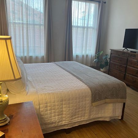 Canyon Rose Suites Бисби Экстерьер фото